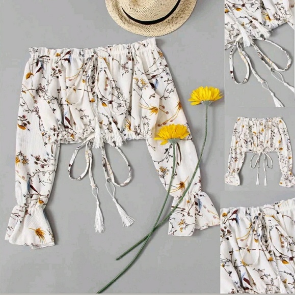 ~SOLD~😍HP Date Night🤩Floral Crop - Picture 2 of 2